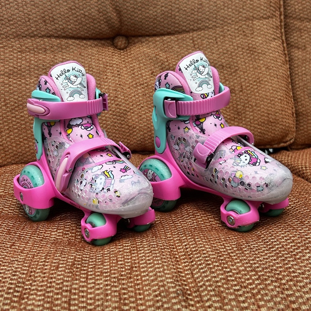 Roller Derby EZ Roll Adjustable Hello Kitty Skates for girls size: 11-2